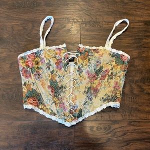 Finesse floral top size medium